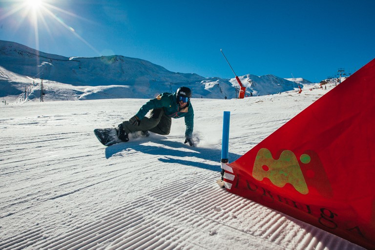 Fin de semana de actividades en las estaciones de Aramón, Formigal organiza un clinic con Lucas Eguibar