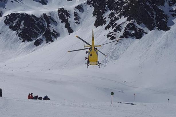 Herida grave una joven esquiadora en Vallnord-Pal Arinsal al chocar con un árbol