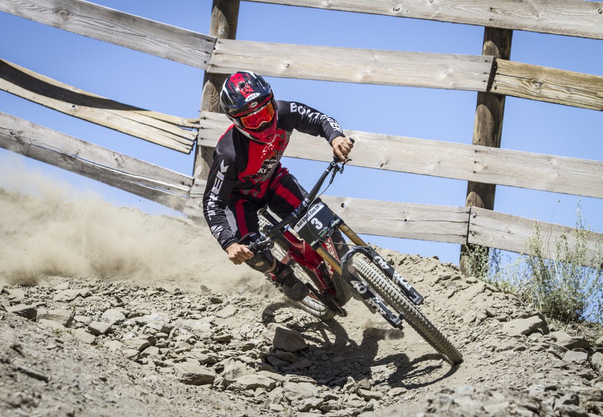 Luis Zarco se impone a todos en el descenso del Sierra Nevada Bike Park