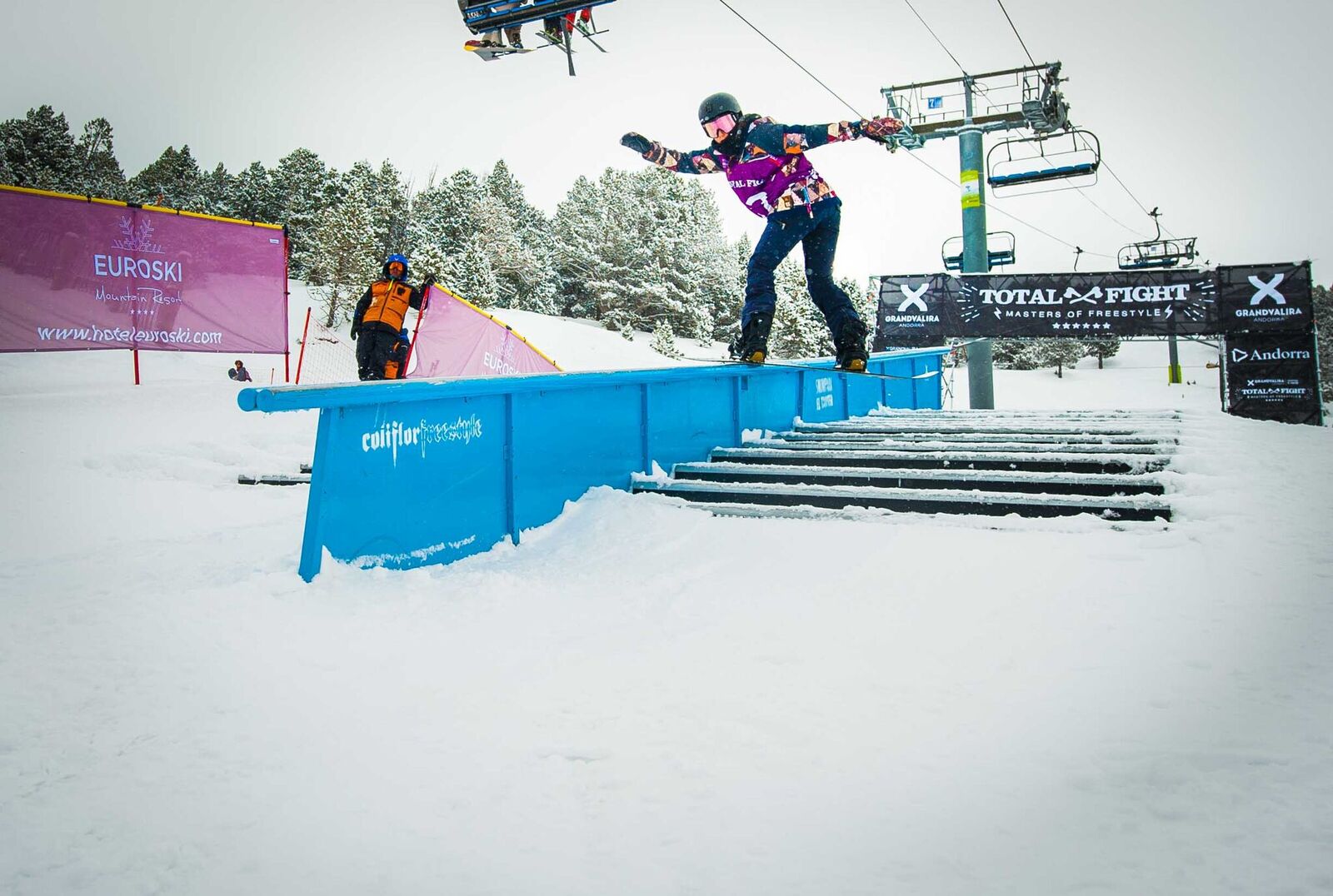 Una María Hidalgo inspiradísima sube al podio en el Grandvalira Total Fight snowboard