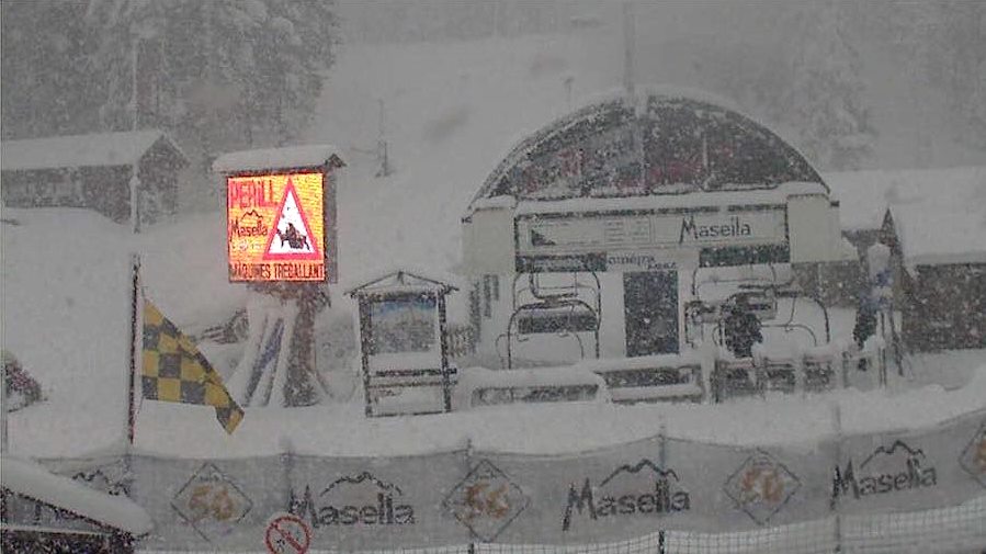 Si quieres esquiar este fin de semana aún puedes en 18 estaciones de la península y con mucha nieve