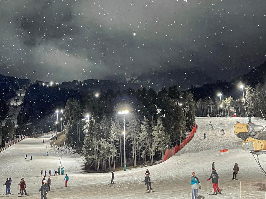 Masella cierra sus 23 noches de esquí nocturno pone a la venta el forfait de primavera