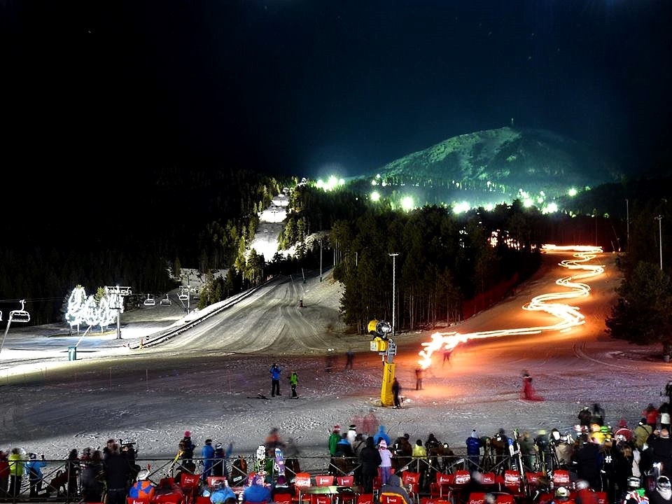 Masella enciende la luz del esquí nocturno