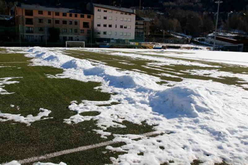 ¿Se puede reconvertir un campo de fútbol en un mini snow-park?
