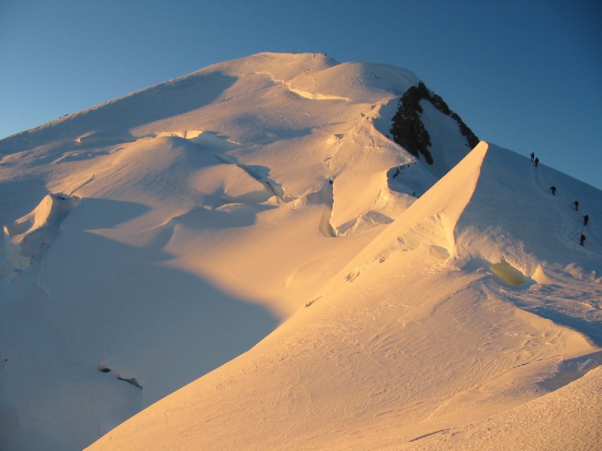 El Mont Blanc ha perdido 129 cm y culmina en los 4.808.73 metros