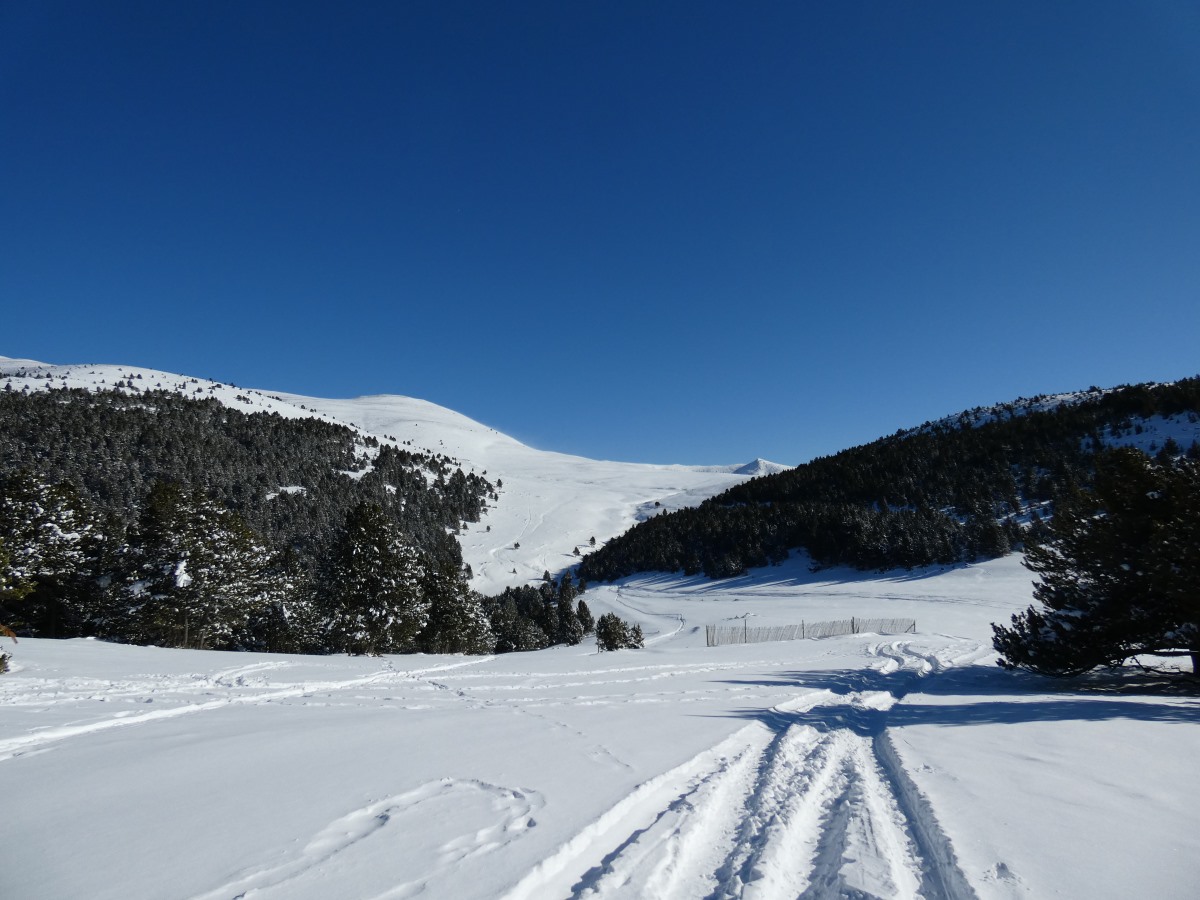 Naturland instala nuevos cañones en su estación de fondo y potencia sus circuitos de Skimo 