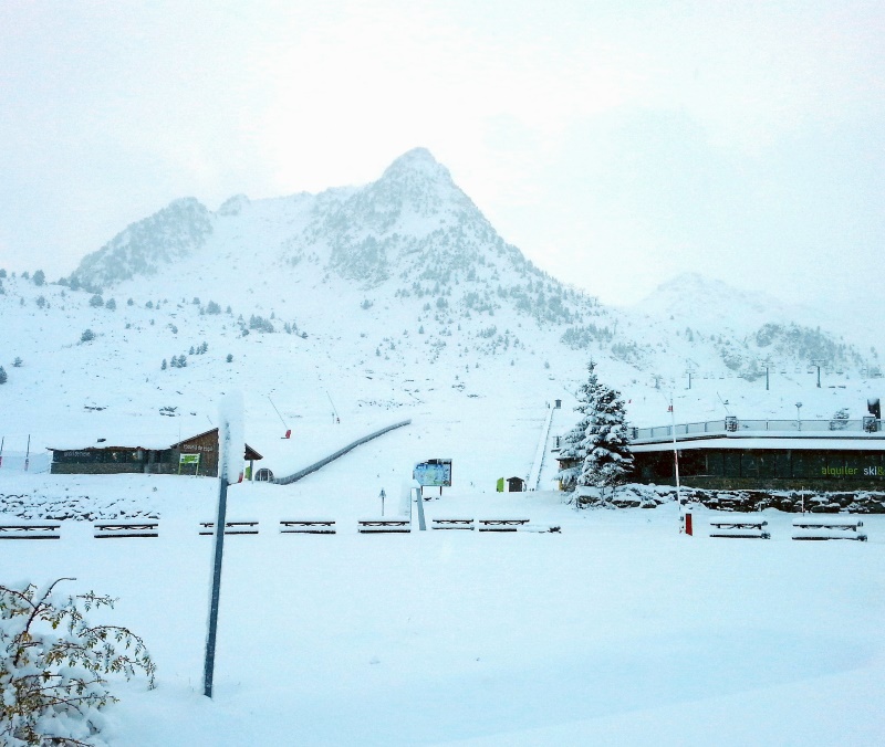 La nevada deja hasta 30 cm en las estaciones de Aramón Formigal y Cerler