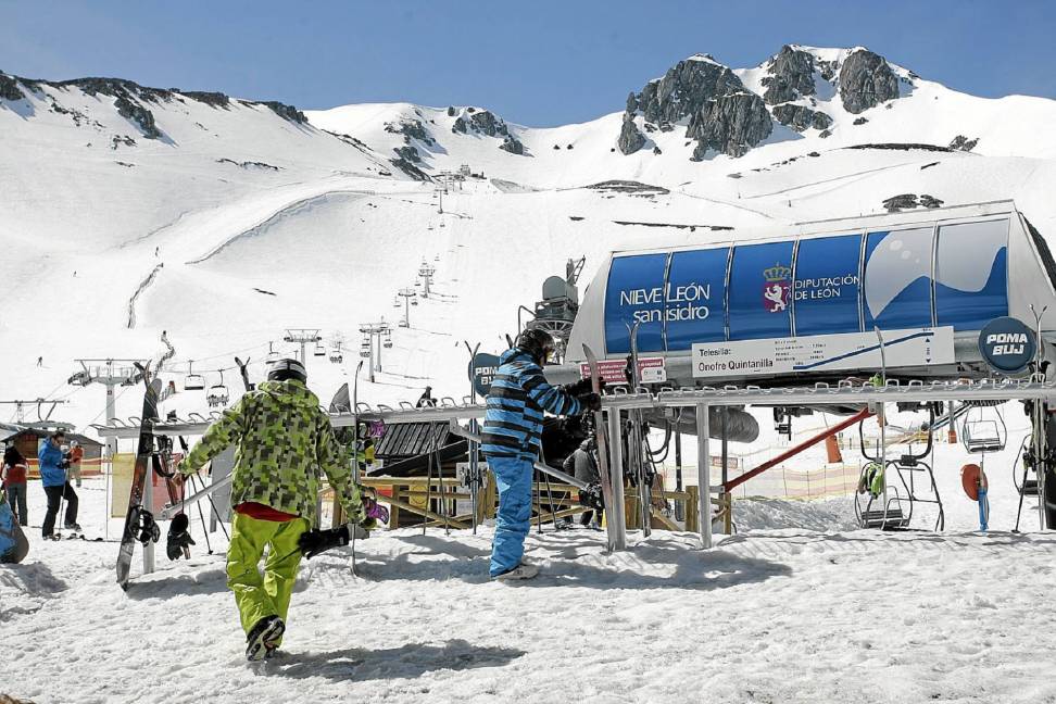 Leitariegos y San Isidro ponen fecha al invierno y congelan los precios de sus abonos de temporada