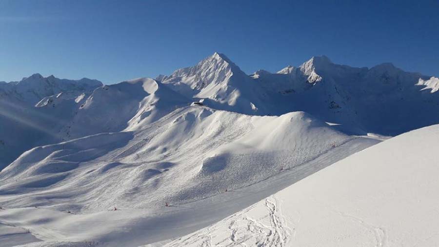 Las estaciones de N’PY del Pirineo francés reciben la Semana Santa con nieve polvo recién caída