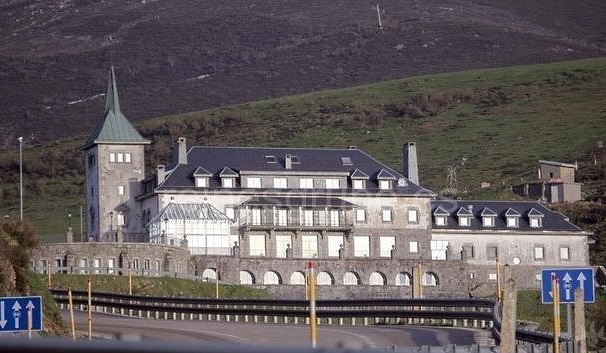 El parador de Pajares podría ser comprado por una cadena hotelera nacional