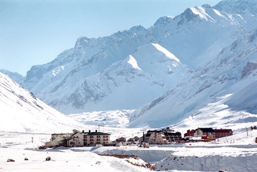 Mendoza presenta un proyecto para reabrir el centro de esquí argentino de Los Penitentes