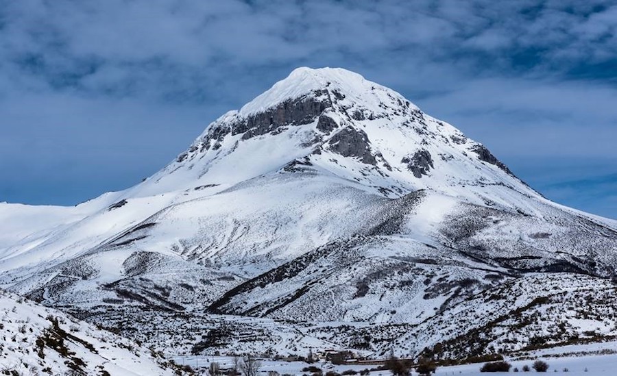 Fallece un esquiador de travesía tras caer al vacío en el Pico Espigüete, en el norte de Palencia