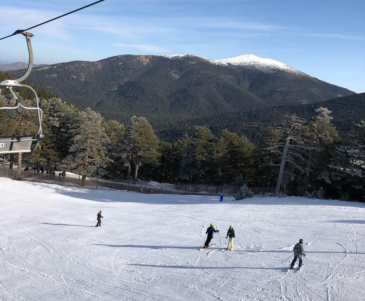 Castilla y León irá al Supremo para mantener abiertas las pistas de esquí de Navacerrada