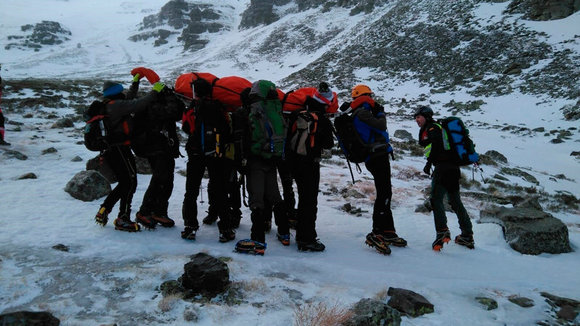 Rescate de altura: auxilian a una montañera herida de una pierna en el Moncayo