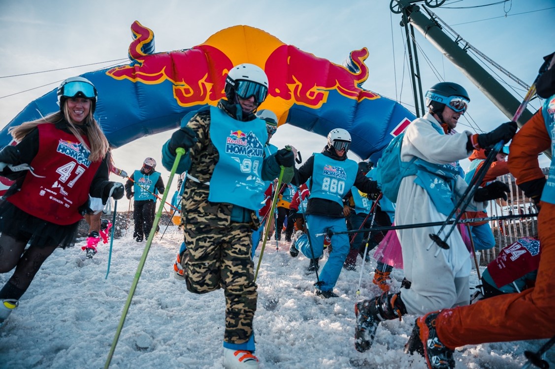 Red Bull Home Run da alas a los esquiadores de Pal Arinsal