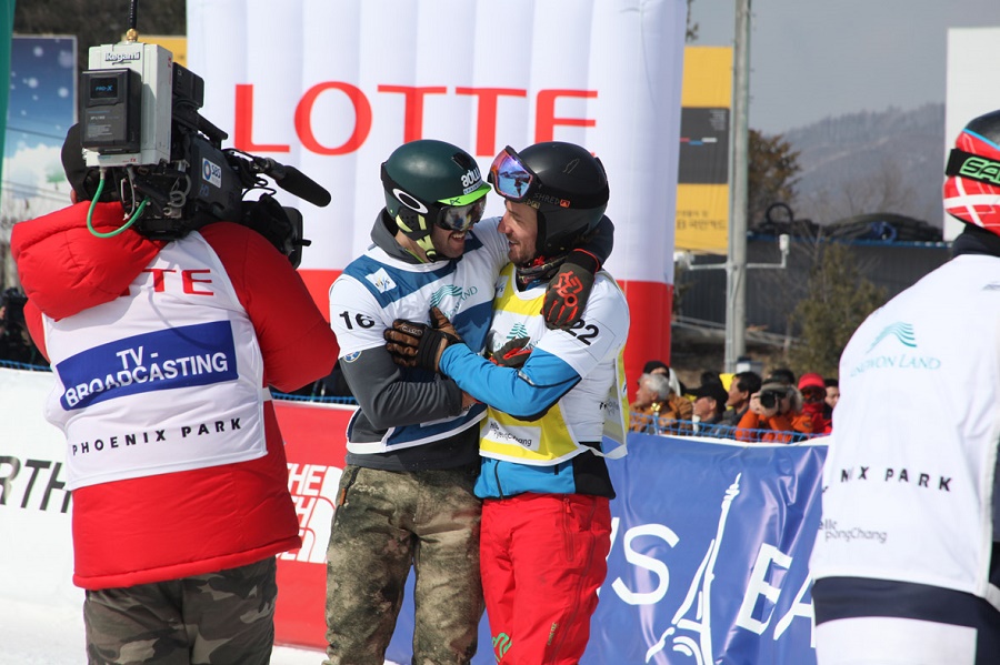 Lucas Eguibar en el Top Ten de Copa del Mundo de snowboard Cross SBX