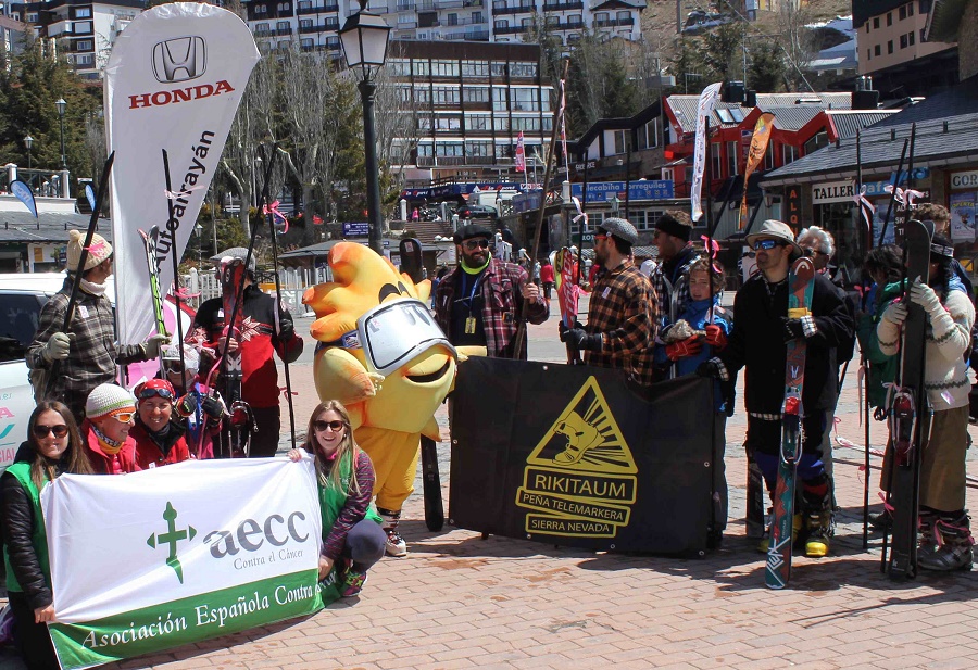 El descenso Retro solidario en Télemark marca la agenda de primavera de Sierra Nevada