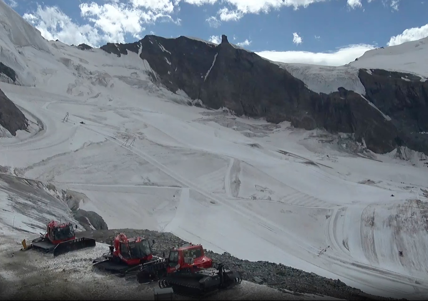 Saas Fee abre, por fin, su esquí de verano para todos los públicos