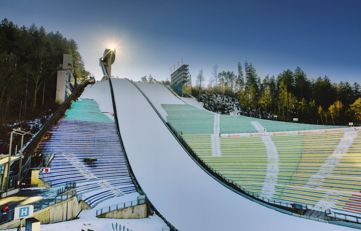 La Covid marca los primeros saltos de esquí del Torneo de los Cuatro  Trampolines