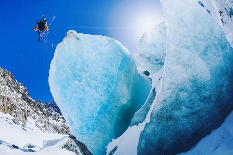 Jugando con los hielos del glaciar de Sam Favret
