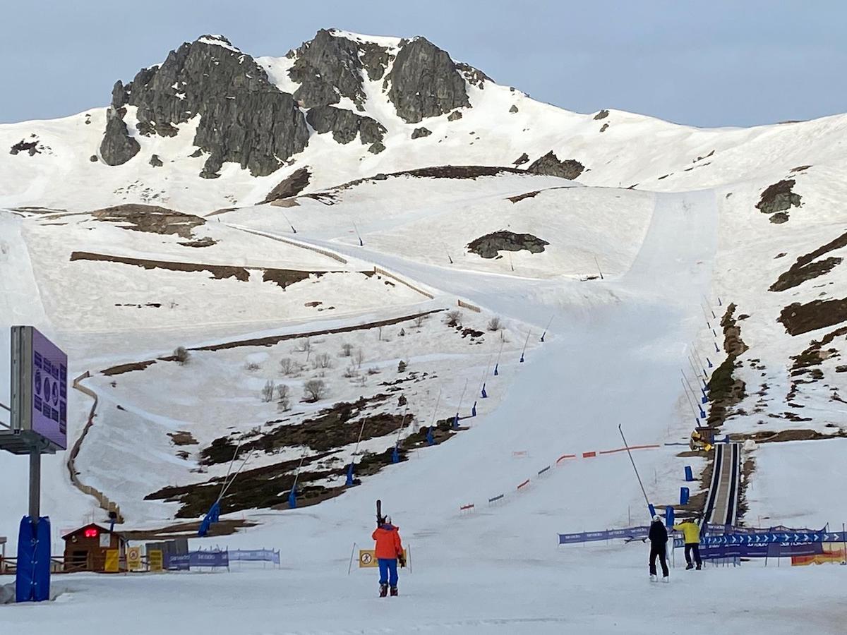 Primer balance de la Semana Santa en las estaciones de esquí