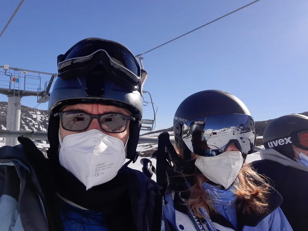 La mascarilla dejará de ser obligatoria en las pistas de esquí de España a partir del miércoles