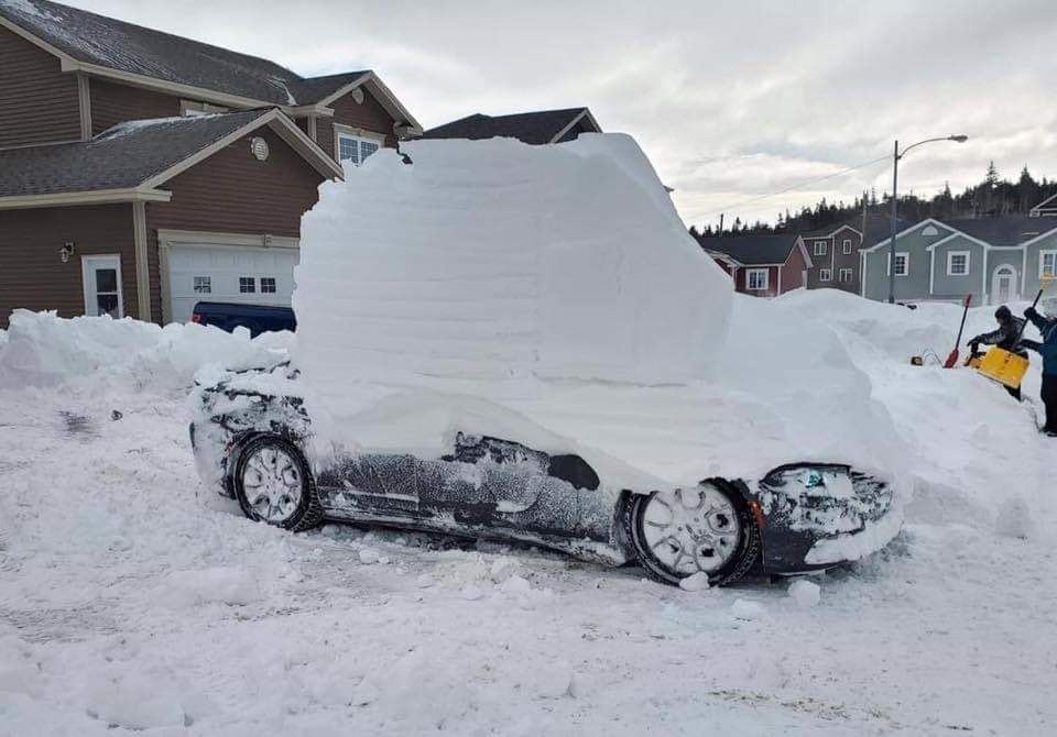 Una tormenta de nieve entierra casas y coches en Canadá en pocas horas. ¿Tendremos algo así esta semana en la Península?