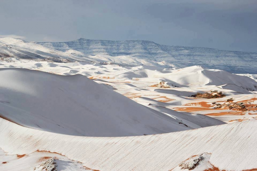 La nieve vuelve a caer, por segundo año consecutivo, en el desierto del Sahara