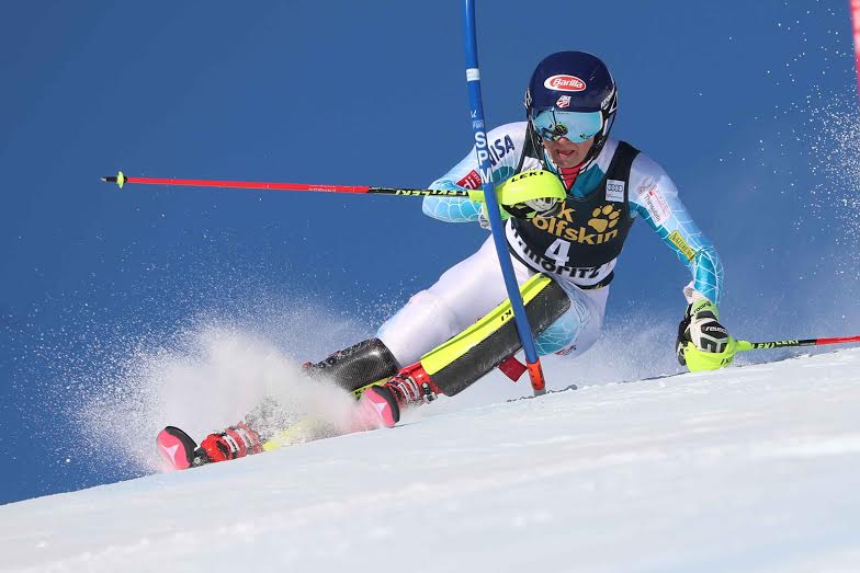 Shiffrin se lleva el Slalom de St. Moritz y Hansdotter la Copa del Mundo de la especialidad