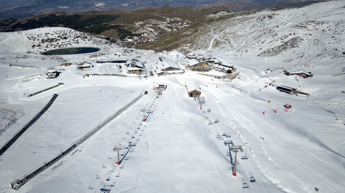 Sierra Nevada inicia este martes la temporada de esquí