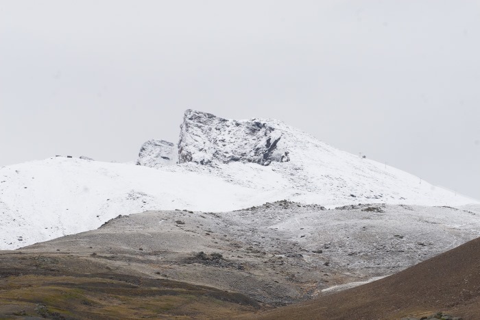 Sierra Nevada se tiñe de blanco con la nevada de esta madrugada