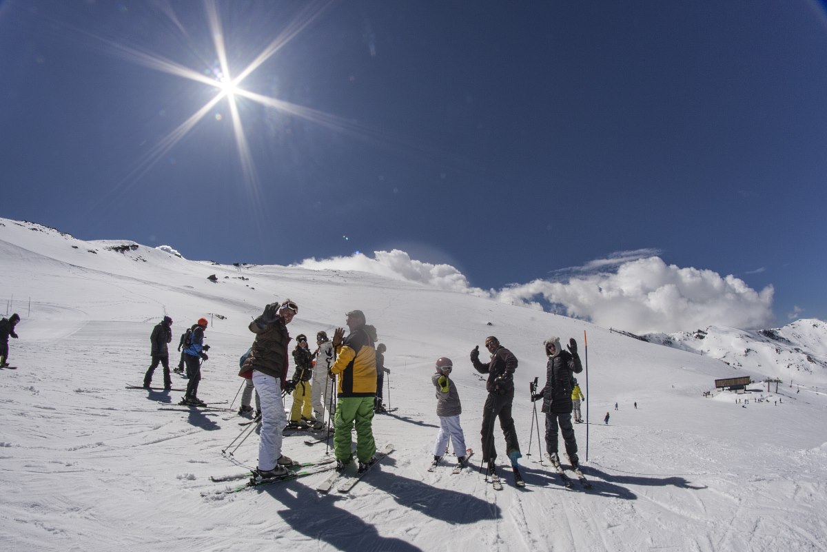 3.500 esquiadores cierran una temporada para recordar en Sierra Nevada