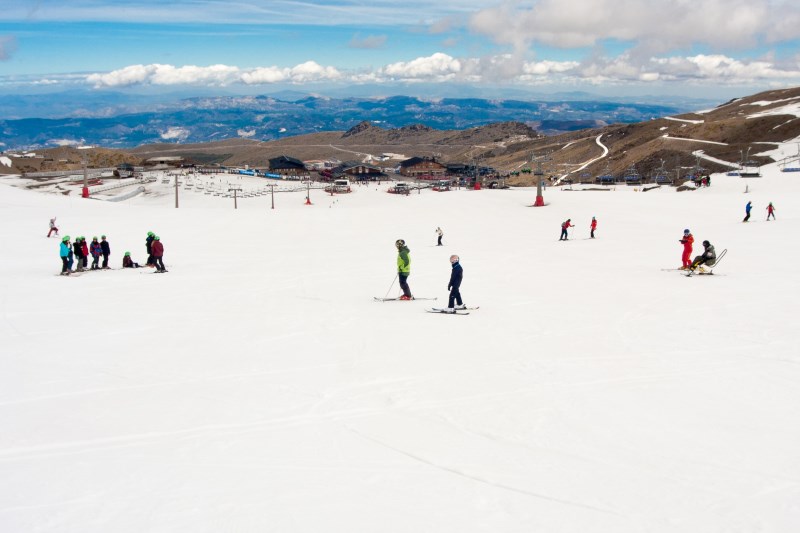 Sierra Nevada ofrecerá esquí y paella gratis el domingo 1 de mayo para despedir temporada