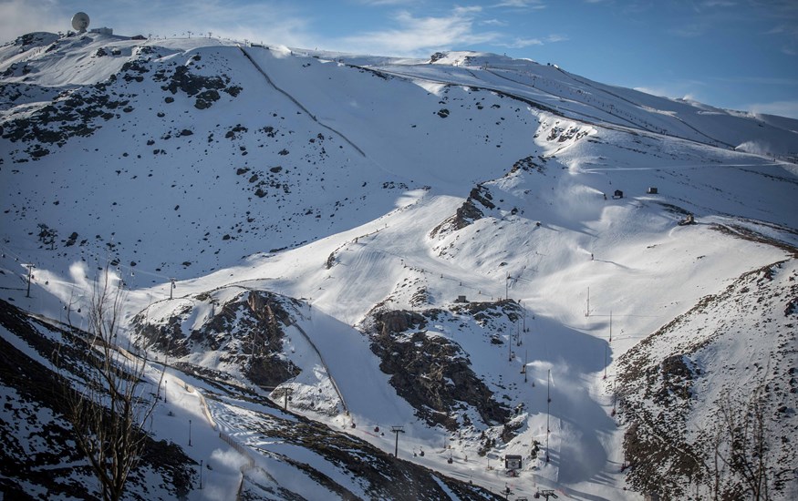 Sierra Nevada cierra una de las mejores navidades de su historia con 154.000 esquiadores