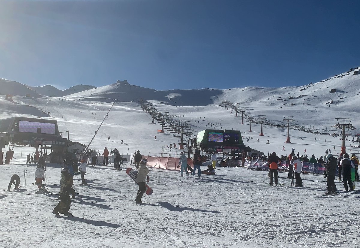 A la espera del BOJA que debe confirmar si los esquiadores andaluces podrán ir a Sierra Nevada