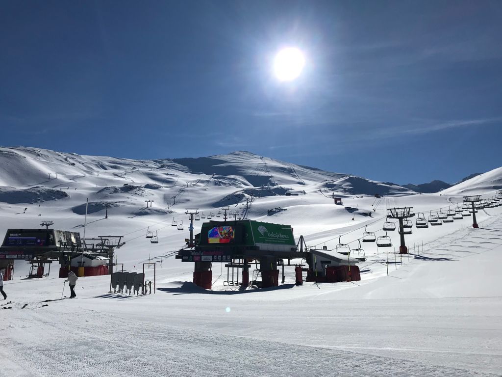Sierra Nevada reabre este sábado las pistas a los esquiadores andaluces