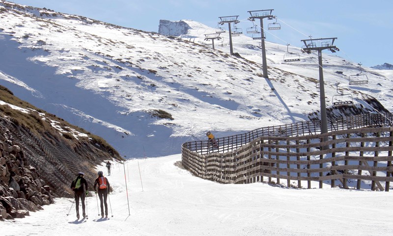 Sierra Nevada suma su primer itinerario de esquí de montaña