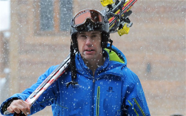 Simon Butler, condenado por dar clases de esquí y snowboard en Megève