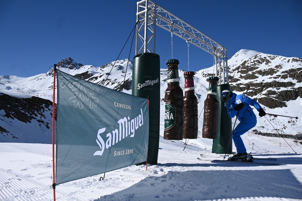 Slalom de cervezas San Miguel en Sierra Nevada. ¿Te atreves con él? 