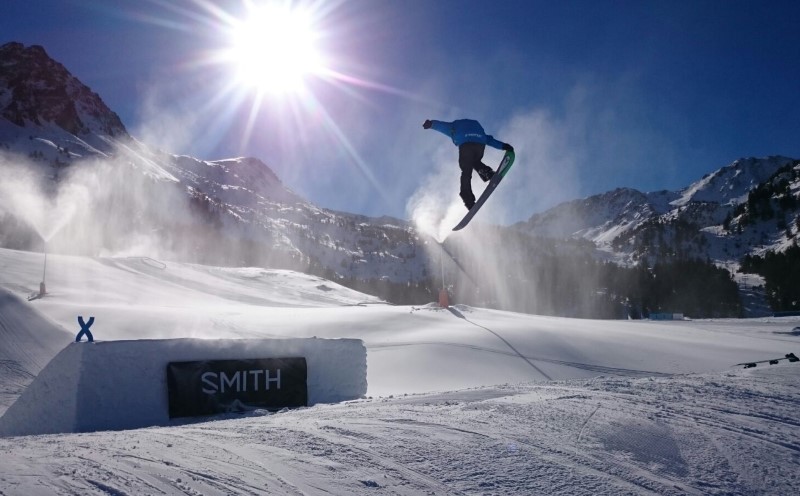 Smith, famosa marca de cascos y máscaras, patrocina los snowparks de Grandvalira