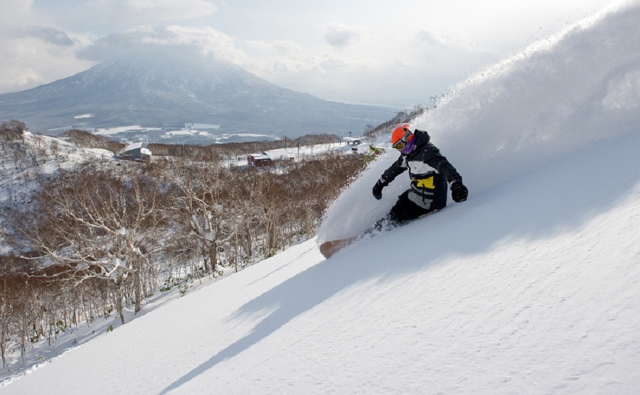 Japón abre parcialmente sus fronteras al turismo y los viajes de esquí podría volver en invierno