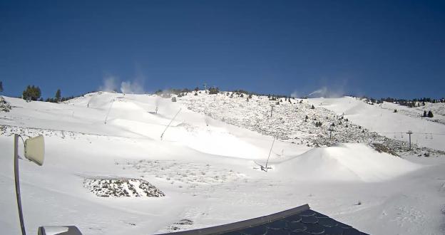 Los Pirineos en la diana de la Justicia: Font Romeu acusada de drenar un lago para producir nieve