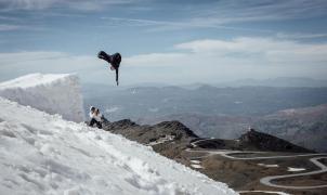 Un kicker para entrenar en la nieve durante el desconfinamiento en Sierra Nevada