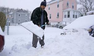 Una gran tormenta de nieve azota el noreste de los EE. UU. durante la vacunación masiva por Covid