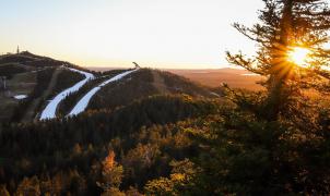 El snow-farming permite a la estación de esquí de Ruka, en Finlandia, abrir el 5 de octubre