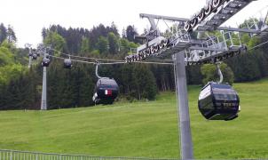 Un muerto y seis heridos en un accidente en un telecabina de los Alpes suizos