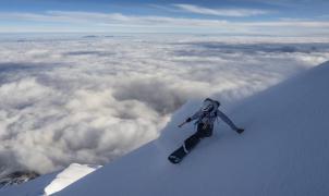 Ana Salvador desciende con splitboard el volcán Cotopaxi con sus 5.897 msnm