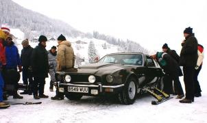 El Aston Martin con esquís de James Bond no encuentra quien le quiera