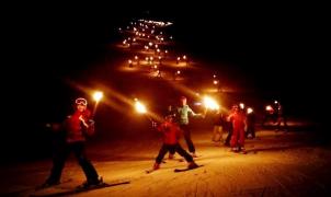 Astún prepara una noche de Reyes con antorchas y chocolate para recibir a sus Majestades de Oriente