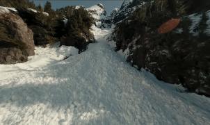 Un piloto de dron graba de forma increíble una avalancha en Canadá